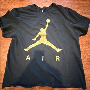 Nike Air Jordan black/gold 3XL shirt